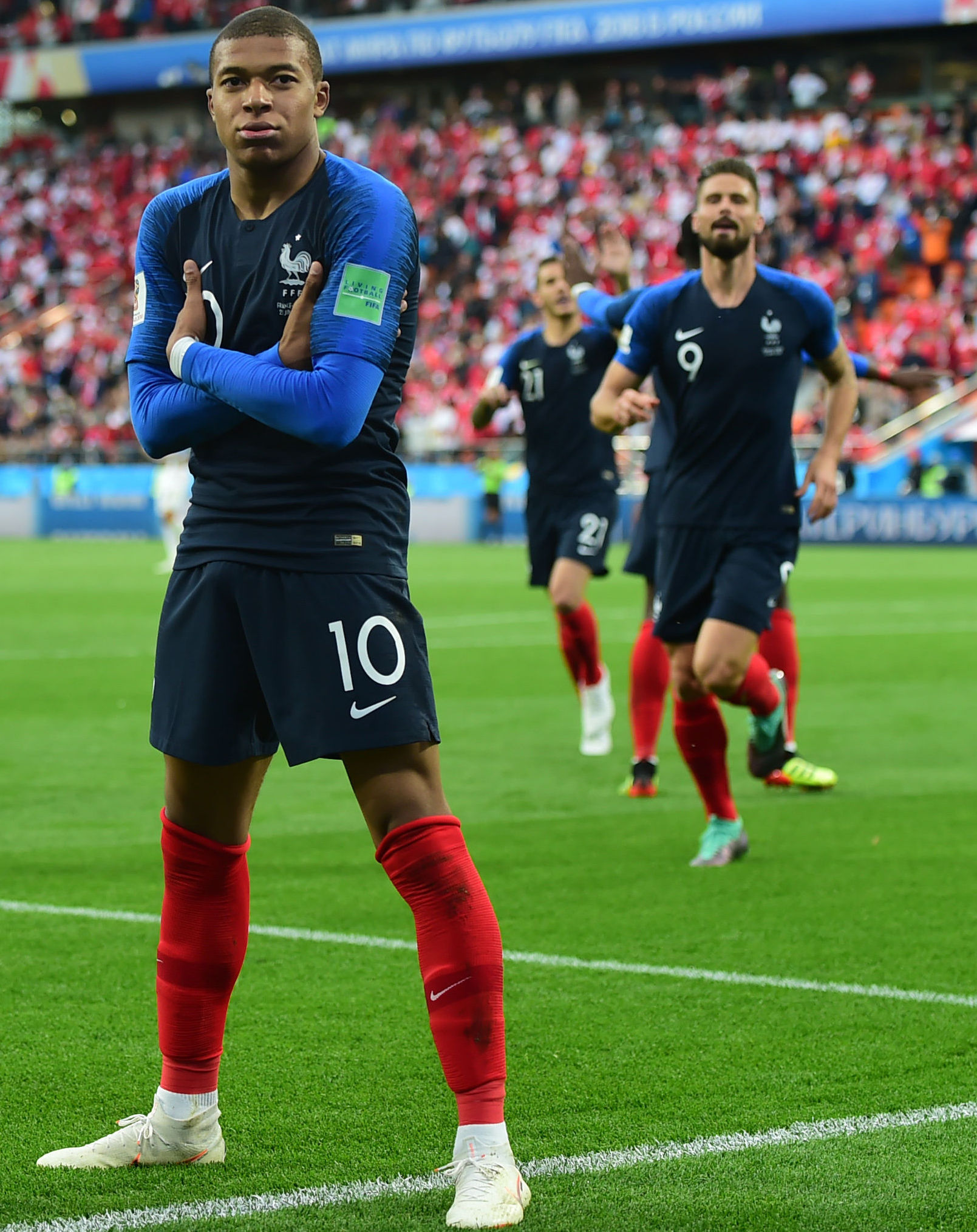 中场球员往 中场球员往