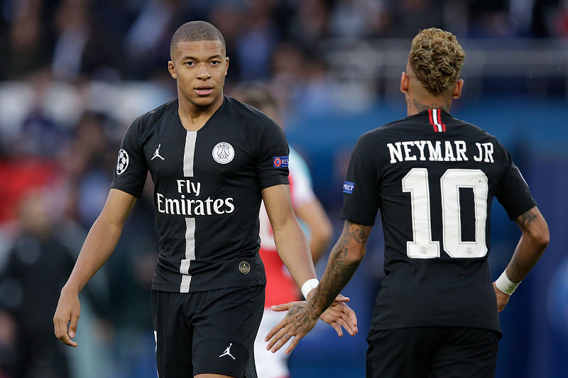 将球迷间的 将球迷间的